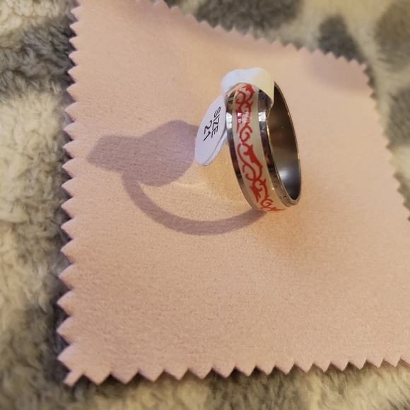 NEW Unisex Stainless Steel Glow In The Dark Tribal Band Ring Size 11.5 - Picture 3 of 6